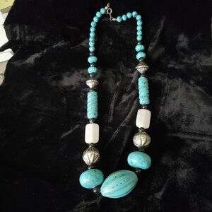 Vintage Chunky Turquoise & Silver Tone Necklace 18" chain
